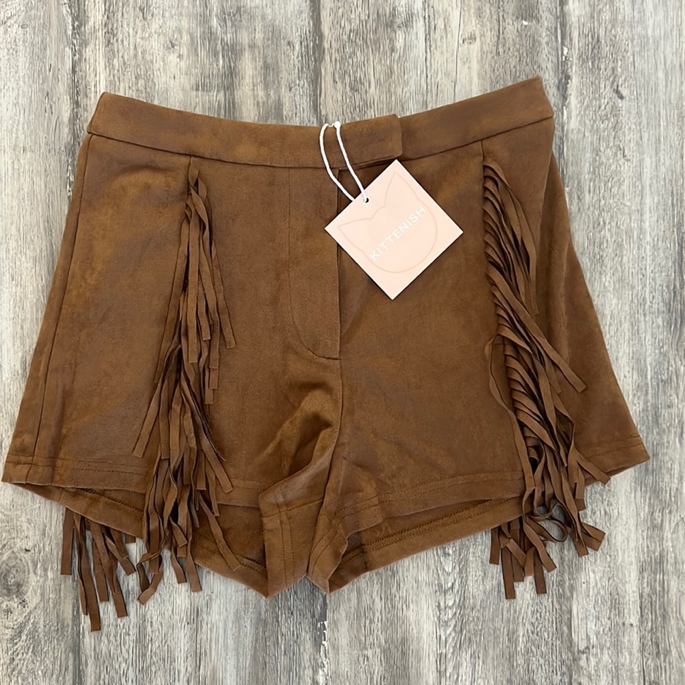 Kittenish shorts